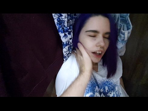 ❤️ الماري ۾ منهنجي سس مليو ۽ هن جي مدد ڪئي